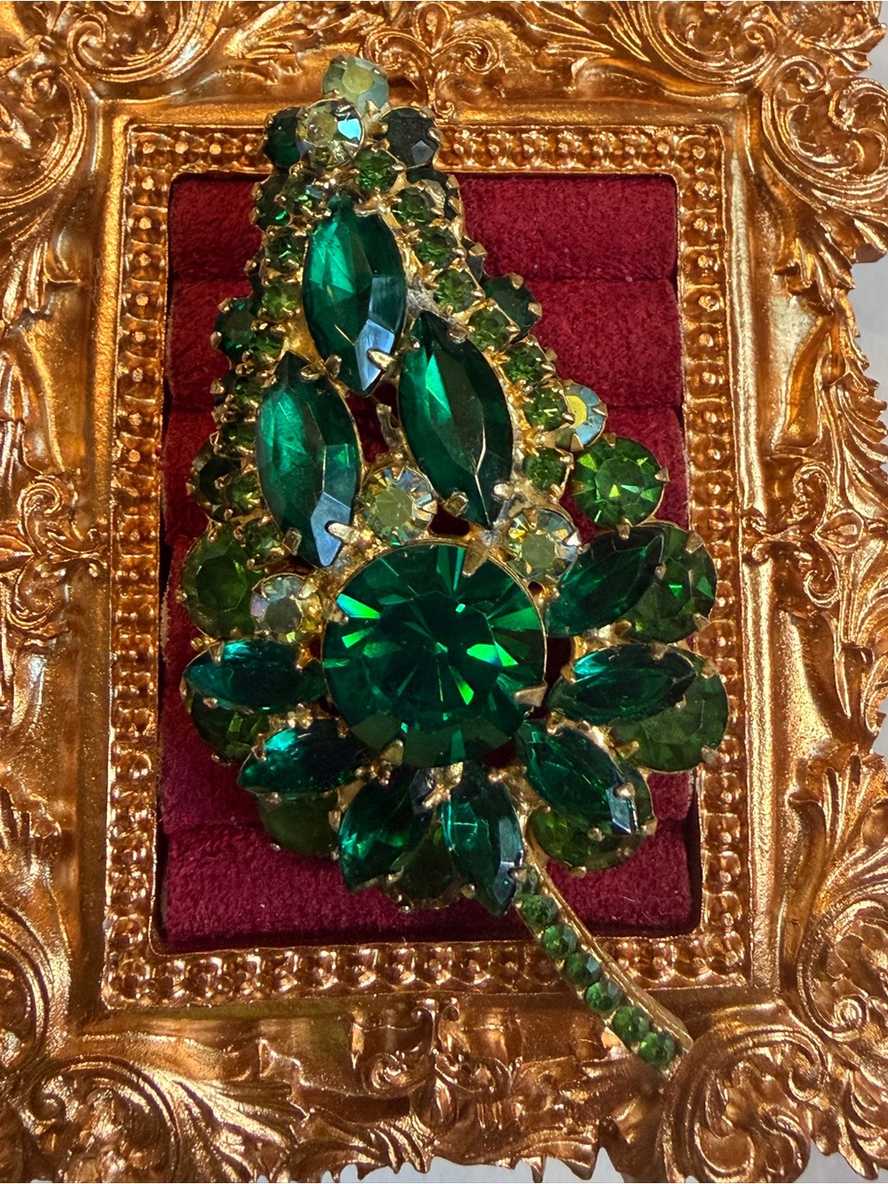 Vintage Emerald Green Brooch Pin Possibly Juliana Glass Navette Rhinestones
